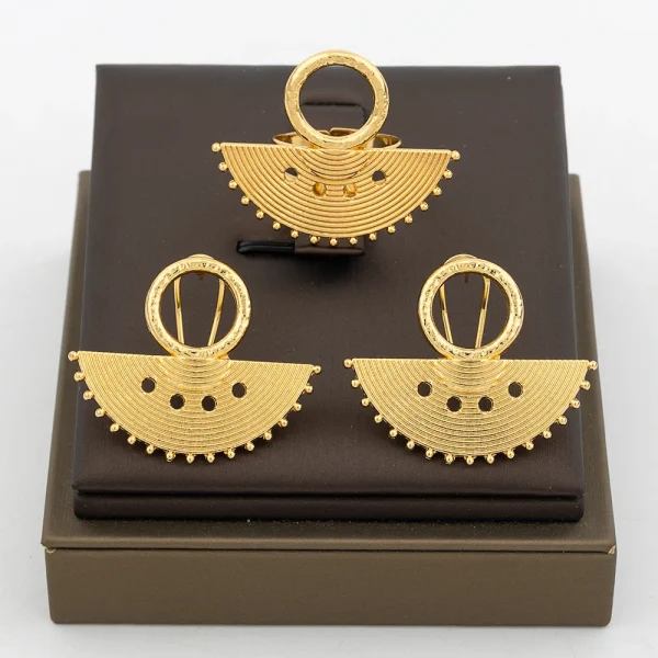 Ensemble de bijoux en cuivre, plaqué or 18 carats pour femmes, avec boucles d'oreilles à clip et bague – Image 3