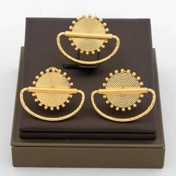 Ensemble de bijoux en cuivre, plaqué or 18 carats pour femmes, avec boucles d'oreilles à clip et bague – Image 5