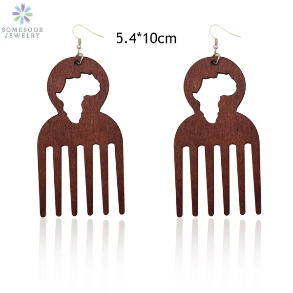 Grandes boucles d'oreilles en bois SOMESOOR, avec comme motif une carte creuse de l'Afrique